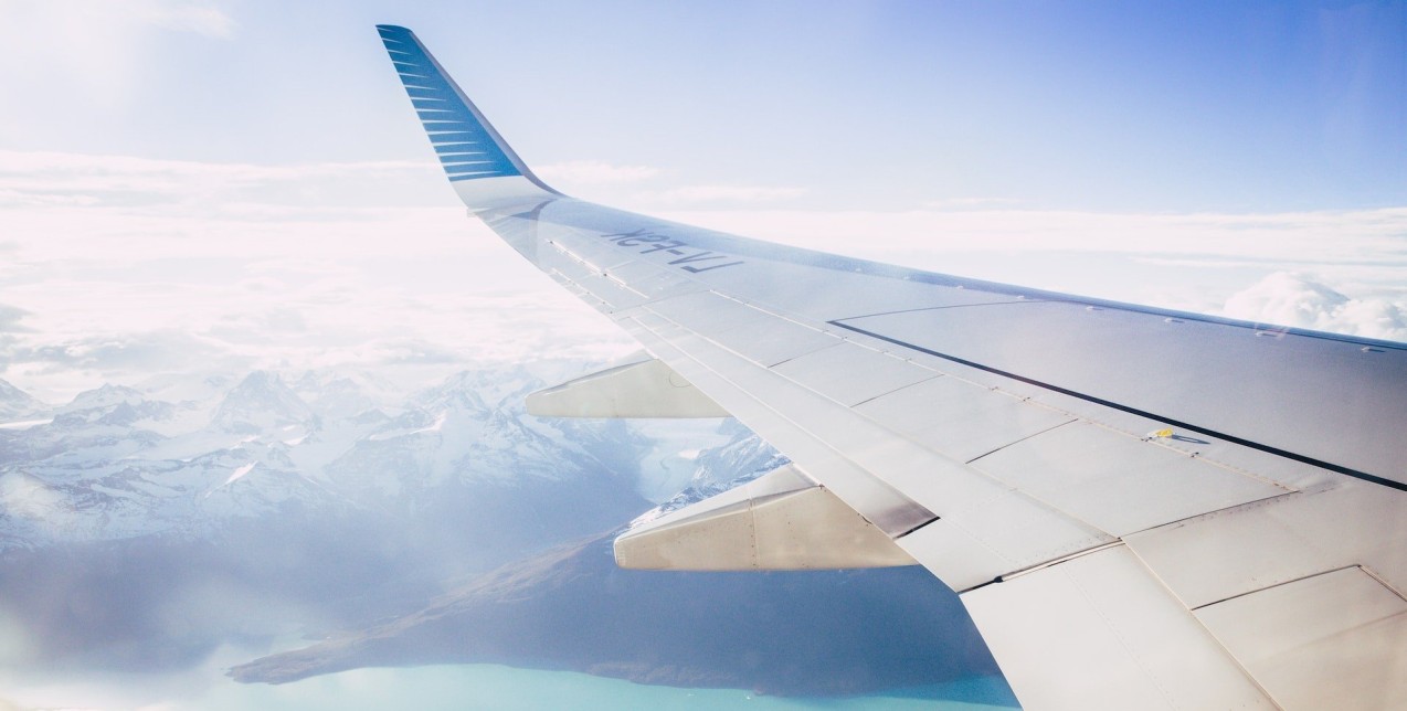 Ταξίδι με αεροπλάνο: Οι παρενέργειες στο σώμα και πώς να τις αντιμετωπίσετε 