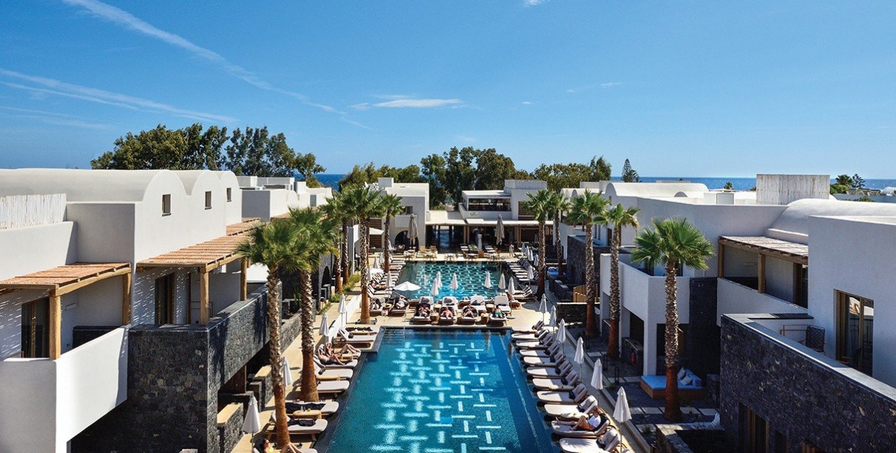 Tο Radisson Blu Zaffron Resort στη Σαντορίνη θα κάνει τα καλοκαιρινά σας όνειρα πραγματικότητα 