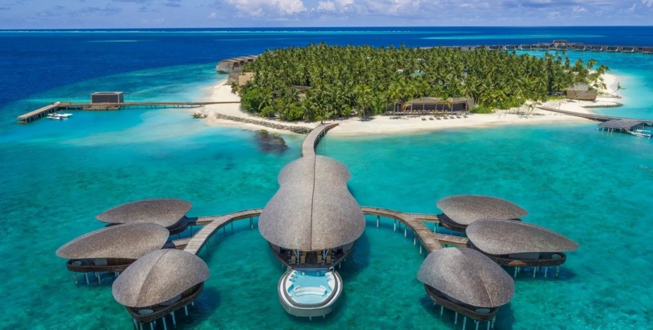  Το St. Regis Maldives Vommuli Resort αποτελεί το κορυφαίο ησυχαστήριο των εραστών του globetrotting 