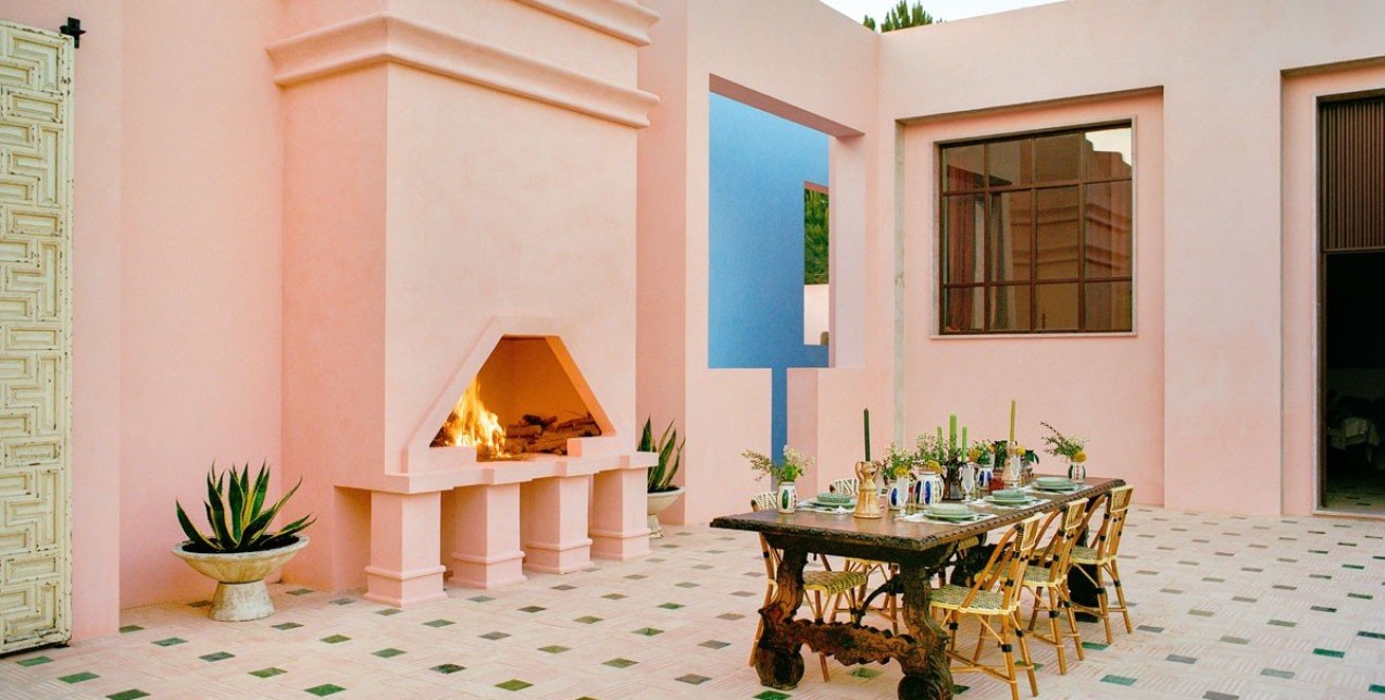 Το παραμυθένιο ροζ εξοχικό του Christian Louboutin στις Μελίδες της Πορτογαλίας