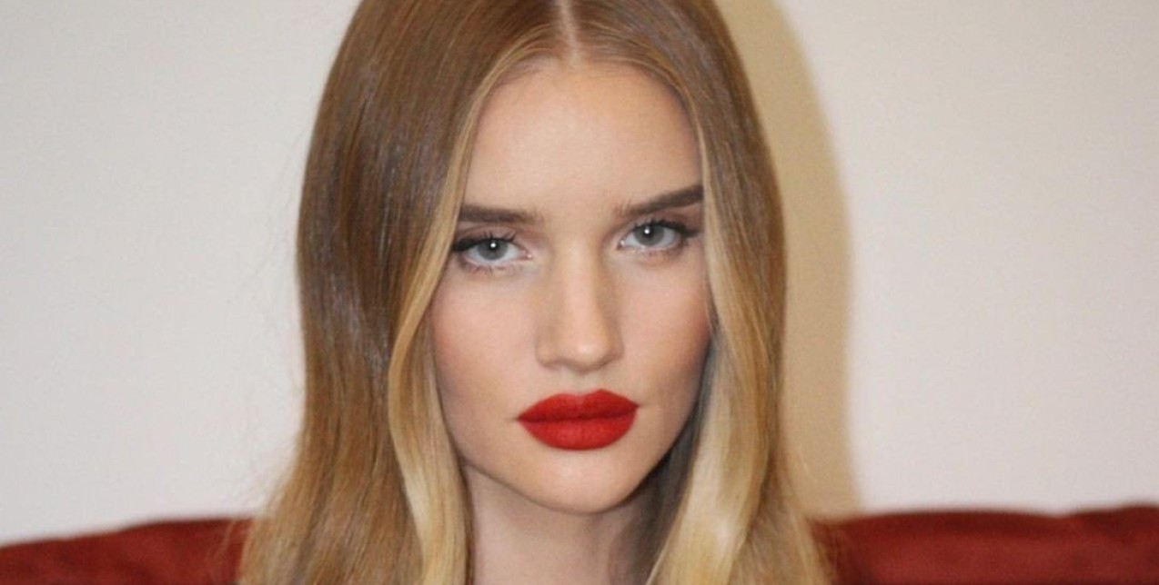 Red velvet makeup: Πώς να το κάνετε σωστά