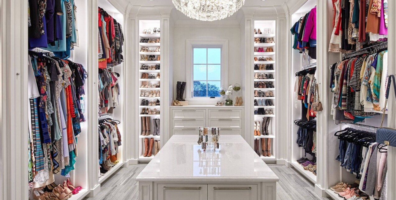 7 walk-in closets στις οποίες θα μπορούσατε να ζήσετε για πάντα 