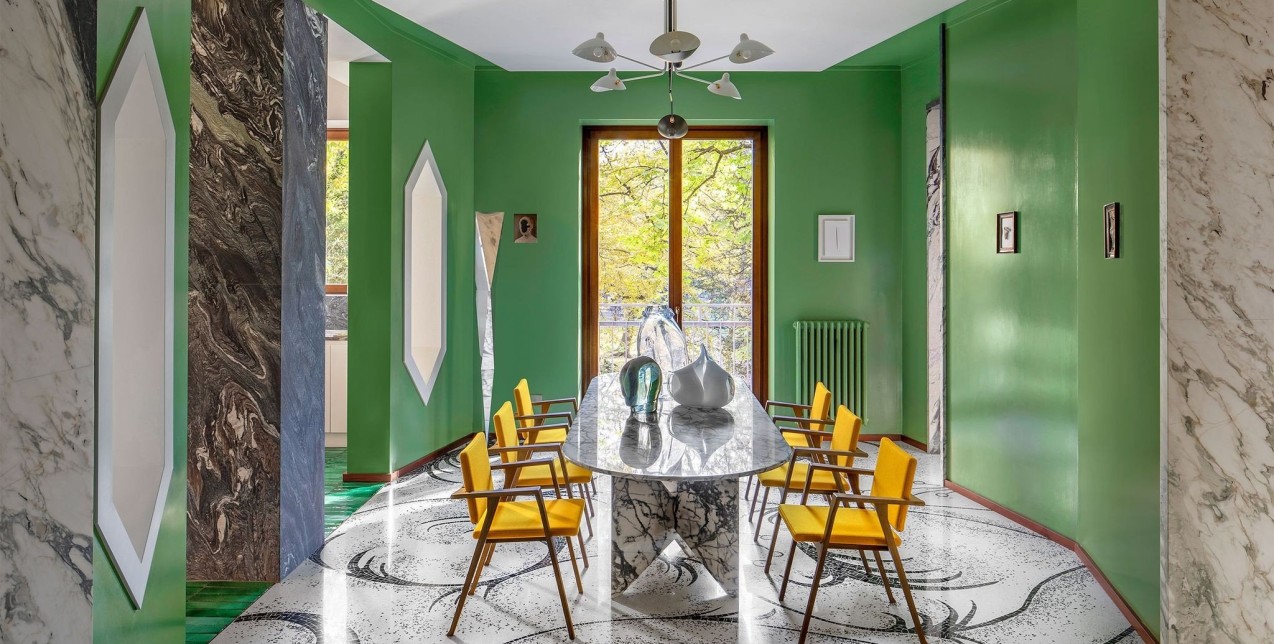 Ένα διαμέρισμα στο Μιλάνο σχεδιασμένο με τον πιο τολμηρό τρόπο, γεμάτο colorful στοιχεία