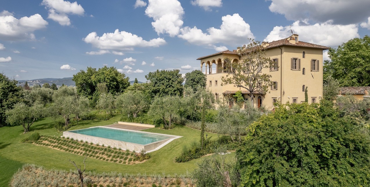 Η Villa il Gioiello στη Φλωρεντία διατηρεί τη μαγεία του παρελθόντος της με τρόπο υποδειγματικό