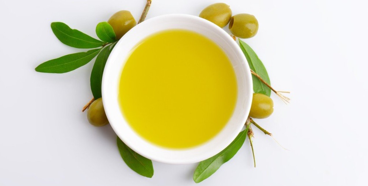 Olive Oil Shot: Γιατί πρέπει να το εντάξετε στην καθημερινή σας wellness routine