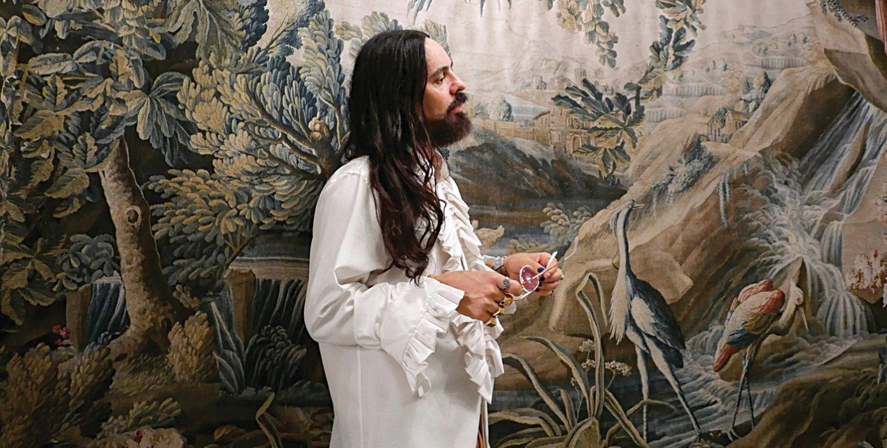 ﻿Alessandro Michele: Πώς καταφέρνει ﻿πάντα το μεγαλύτερο δημιουργικό ταλέντο αυτήν τη στιγμή ﻿στον κόσμο της μόδας να προσαρμόζεται μόνο στους δικούς του κανόνες;