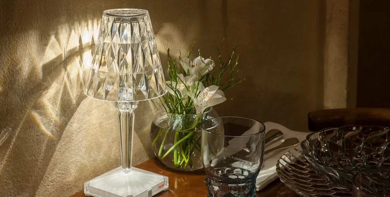 Τα πιο κομψά table lamps που θα δημιουργήσουν ατμόσφαιρα στους χώρους σας