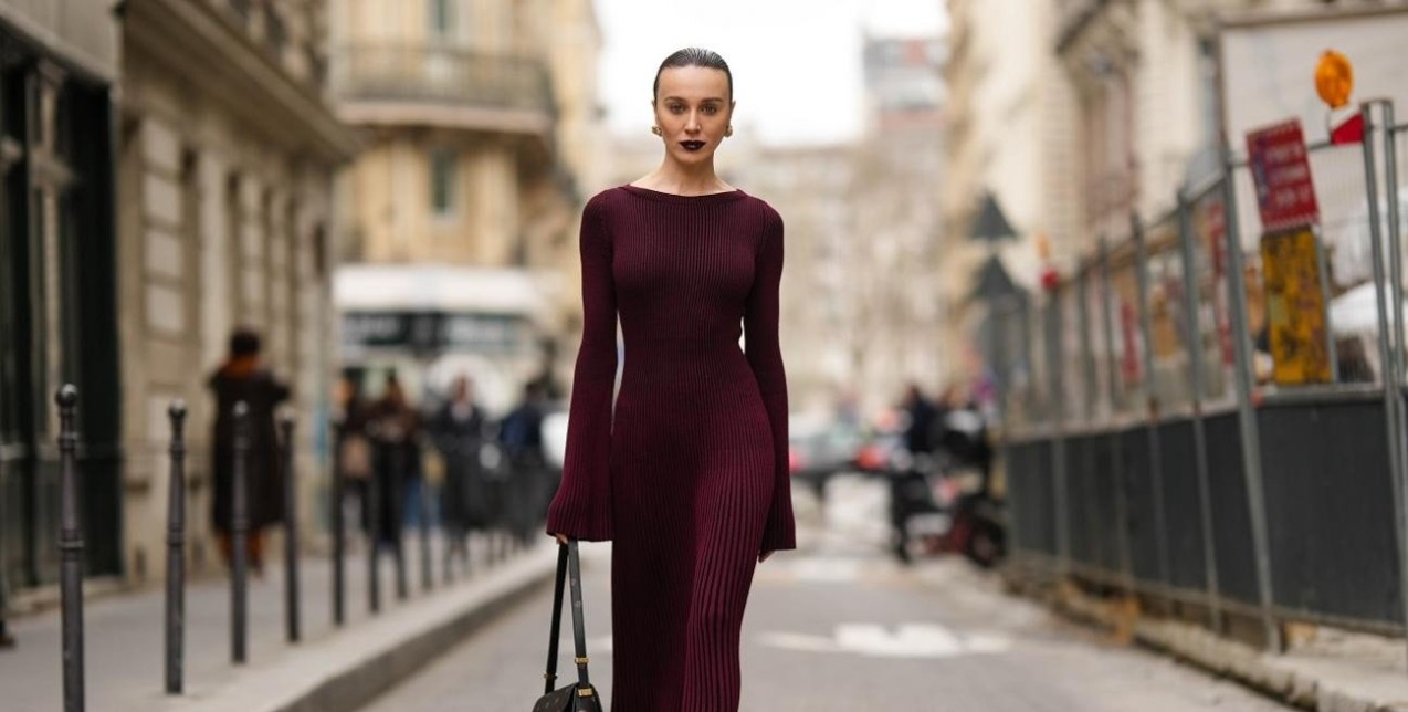 In our Radar: Tα burgundy items που κάθε it girl πρέπει να έχει στη συλλογή του