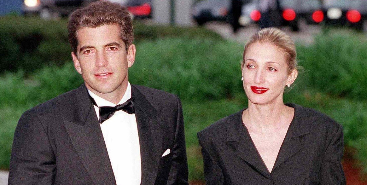 3 iconic pieces της Carolyn Bessette-Kennedy θα δημοπρατηθούν από τον οίκο Sotheby's