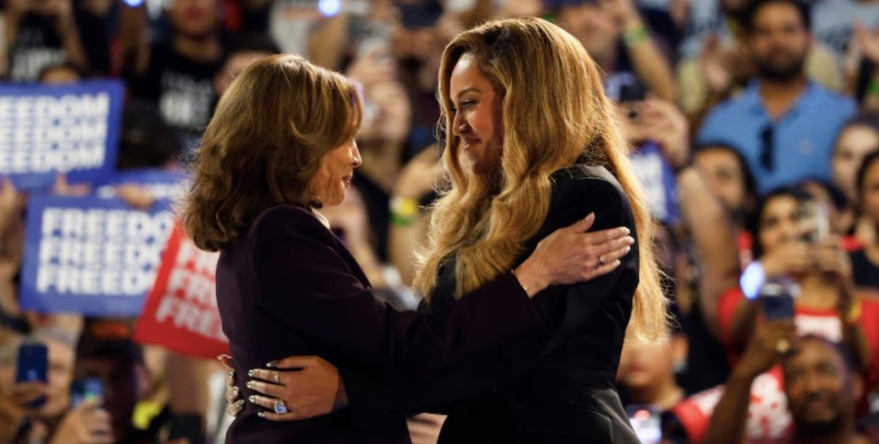 Beyoncé: H δημόσια στήριξη στην Kamala Harris και η εμφάνιση που συζητήθηκε -ξανά- πολύ 