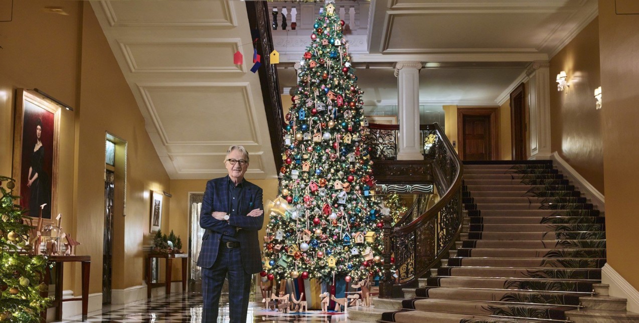 Christmas in London: Ο Paul Smith μεταμορφώνει το Claridge’s σε έναν φανταστικό κόσμο γεμάτο χρώματα