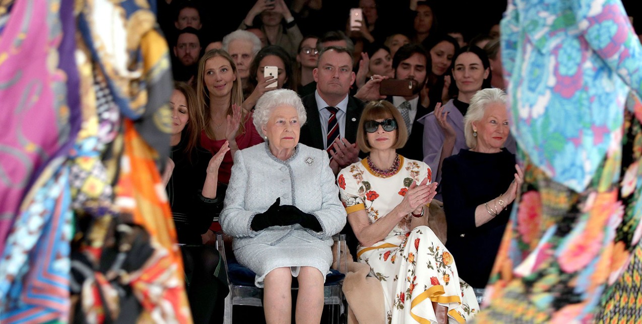 Η εμφάνιση της Queen Elizabeth II και άλλα νέα μόδας από τη LFW