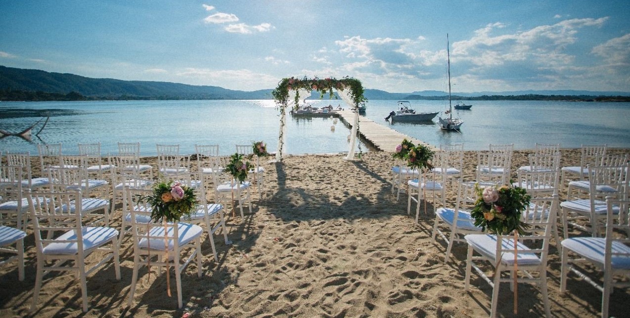 Διοργανώστε το τέλειο beach wedding party 