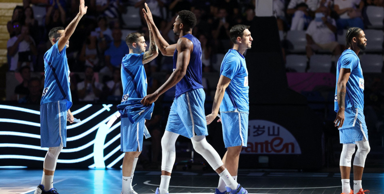 Η Εθνική Ομάδα μπάσκετ 16 χρόνια μετά, κατακτά μετάλλιο στο EuroBasket – Απόλυτη υπερηφάνεια για αυτά τα παιδιά Η Εθνική Ομάδα μπάσκετ 16 χρόνια μετά, κατακτά μετάλλιο στο EuroBasket – Απόλυτη υπερηφάνεια για αυτά τα παιδιά