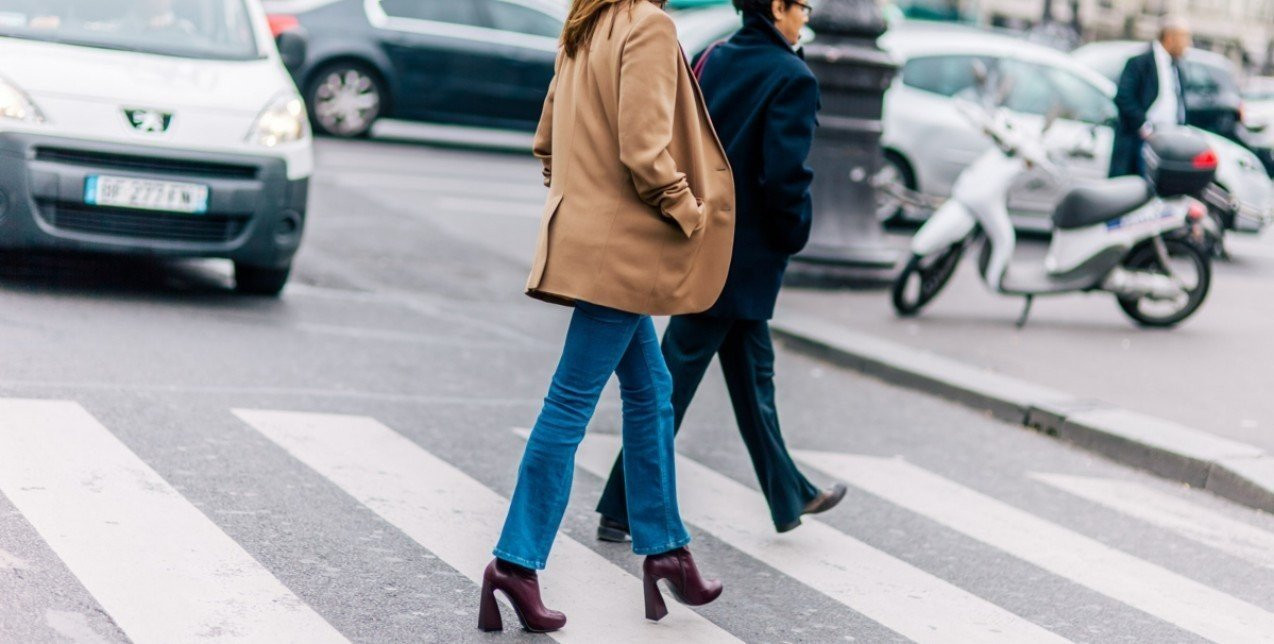 Τα fashion pieces που επιλέγουν οι Γαλλίδες τη μεταβατική περίοδο 