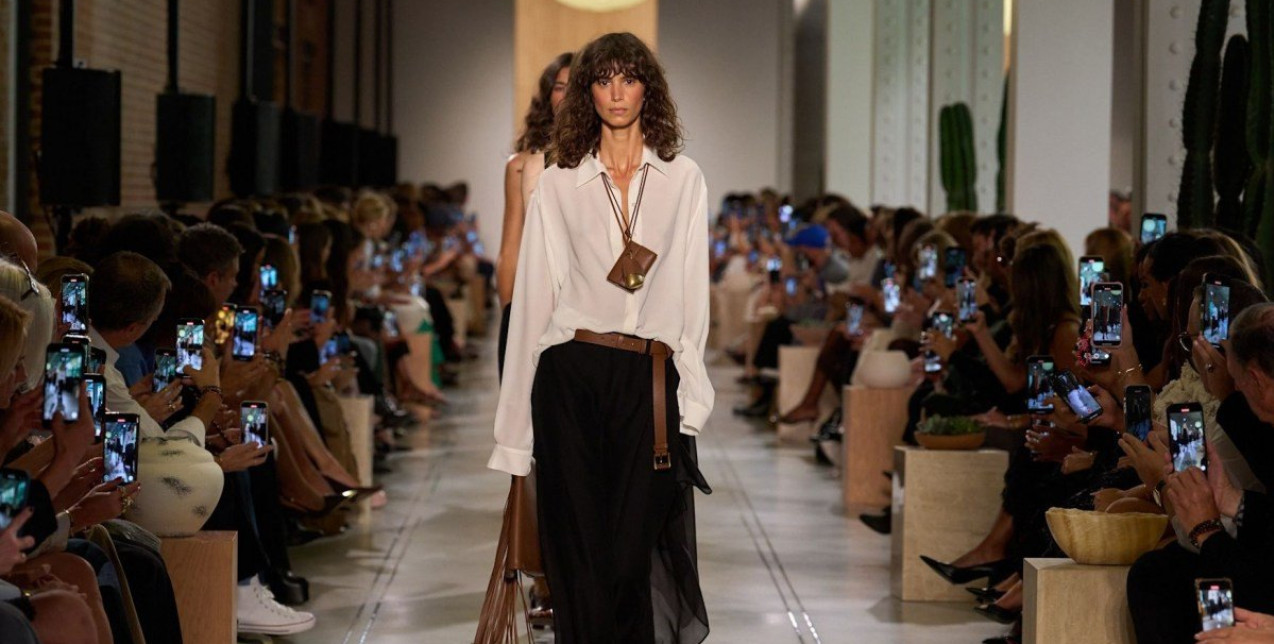Η νέα SS26 collection του Michael Kors ήταν η επιτομή της πολυτέλειας στην πιο wearable μορφή της 
