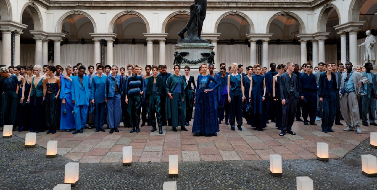 Το show του Giorgio Armani για την SS26 season ήταν μια τελετή αποχαιρετισμού του αείμνηστου σχεδιαστή
