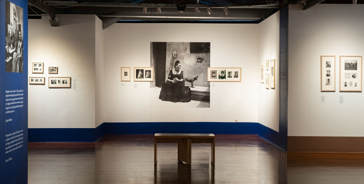Frida Kahlo - Her Photos: Ξεναγηθήκαμε πρώτοι στη μεγάλη έκθεση του ανανεωμένου MOMus-Μουσείο Φωτογραφίας και ανακαλύψαμε τις μέχρι τώρα κρυφές πτυχές της εμβληματικής καλλιτέχνιδας