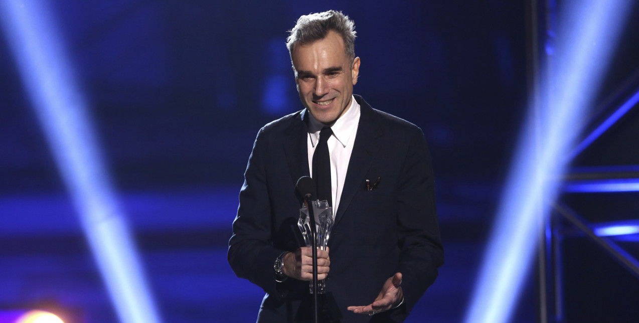 Ο θρύλος της υποκριτικής Daniel Day-Lewis επιστρέφει στην Ελλάδα και εμείς ανακαλύπτουμε το μεγαλείο του μέσα από τις ταινίες του