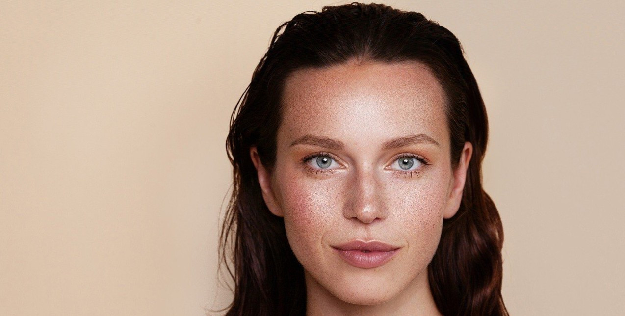 Hooded eyes: Τα makeup tricks που μπορούν να μεταμορφώσουν ακόμα και τον πιο «δύσκολο» τύπο ματιών Hooded eyes: Τα makeup tricks που μπορούν να μεταμορφώσουν ακόμα και τον πιο «δύσκολο» τύπο ματιών