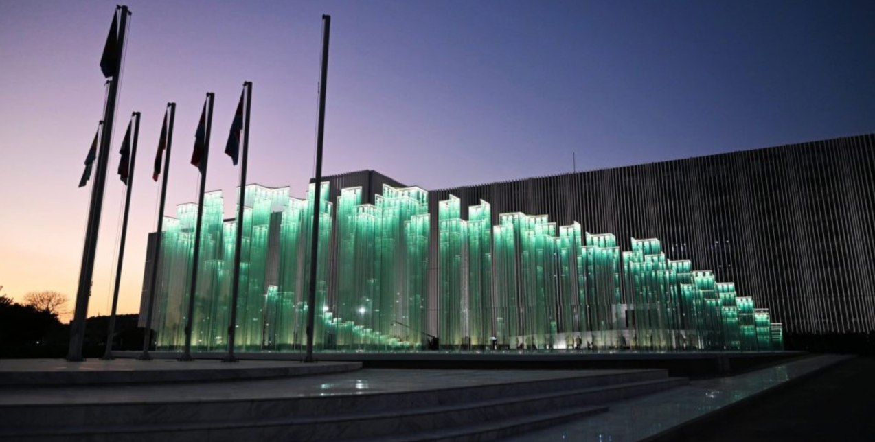 Η καινοτόμα βιοκλιματική πρόσοψη του κτηρίου του ΥΠΕΘΑ συμβολίζει την έναρξη μίας νέας εποχής για τις ένοπλες δυνάμεις