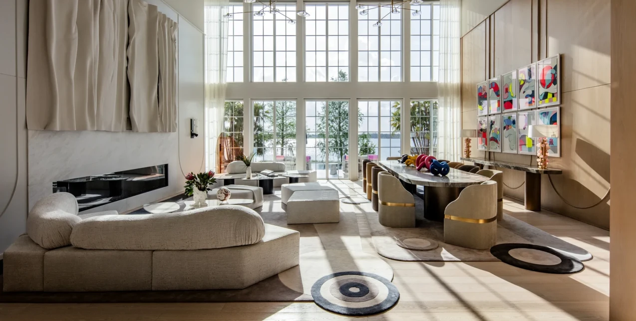 Ένα σύγχρονο σπίτι στη Φλόριντα όπου ο ρυθμός του hip-hop συναντά τον αθλητισμό και την τέχνη