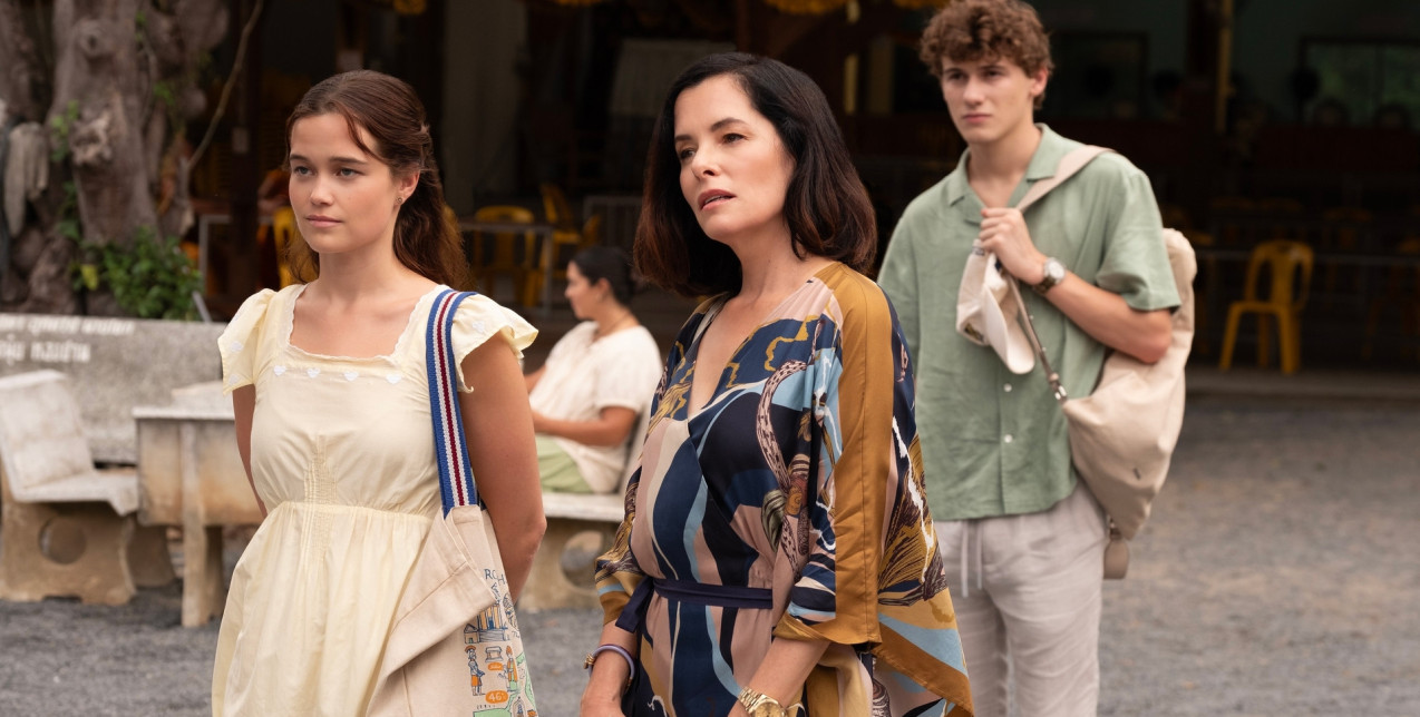 It's official: Η σειρά - φαινόμενο 'The White Lotus' ταξιδεύει για πρώτη φορά στη Γαλλία 