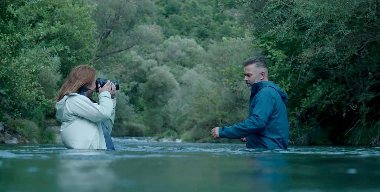 Ο σκηνοθέτης Γιώργος Γκικαπέππας και η Στεφανία Γουλιώτη συζητούν αποκλειστικά μαζί μας για τη νέα δραματική σειρά της ΕΡΤ με τίτλο «Αύριο»