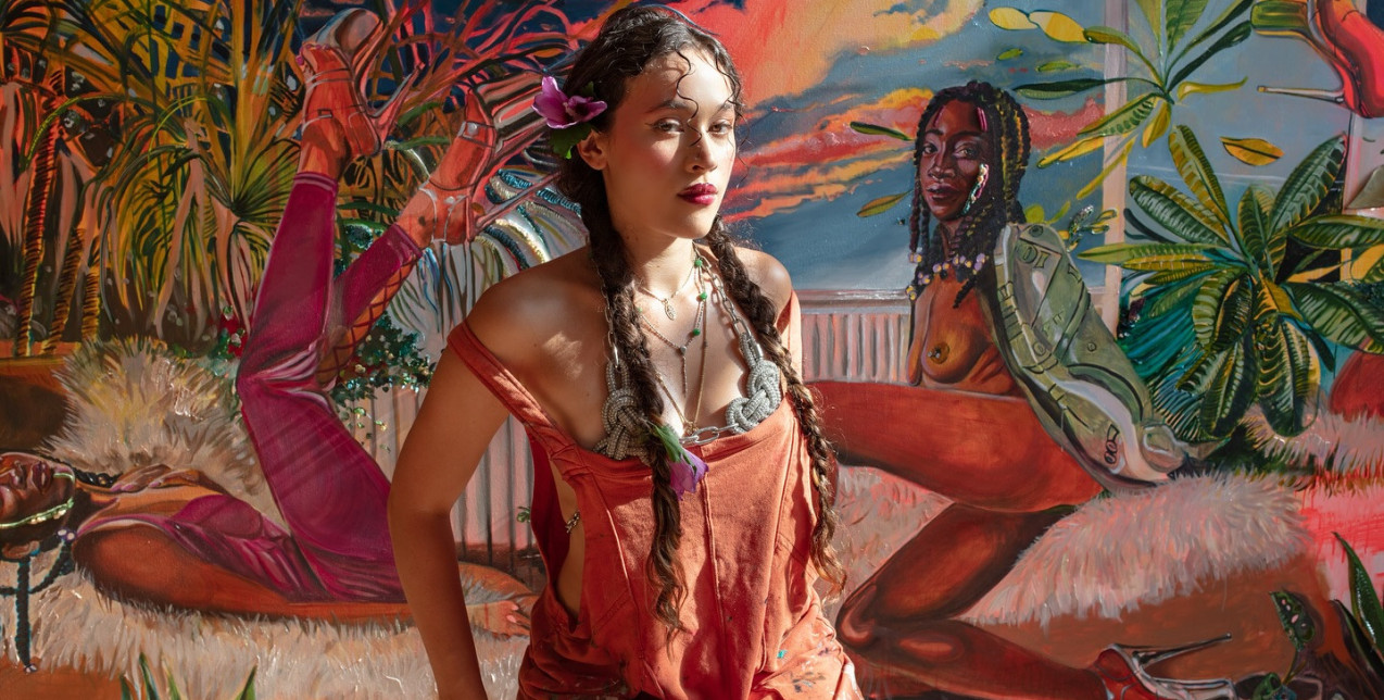 H εικαστικός Gisela McDaniel μιλά στο GLOW για την ιδιαίτερη Τέχνη της, με αφορμή την πρώτη της ατομική έκθεση στην Αθήνα με τίτλο “Pineptran Istreyas & Αχινός”