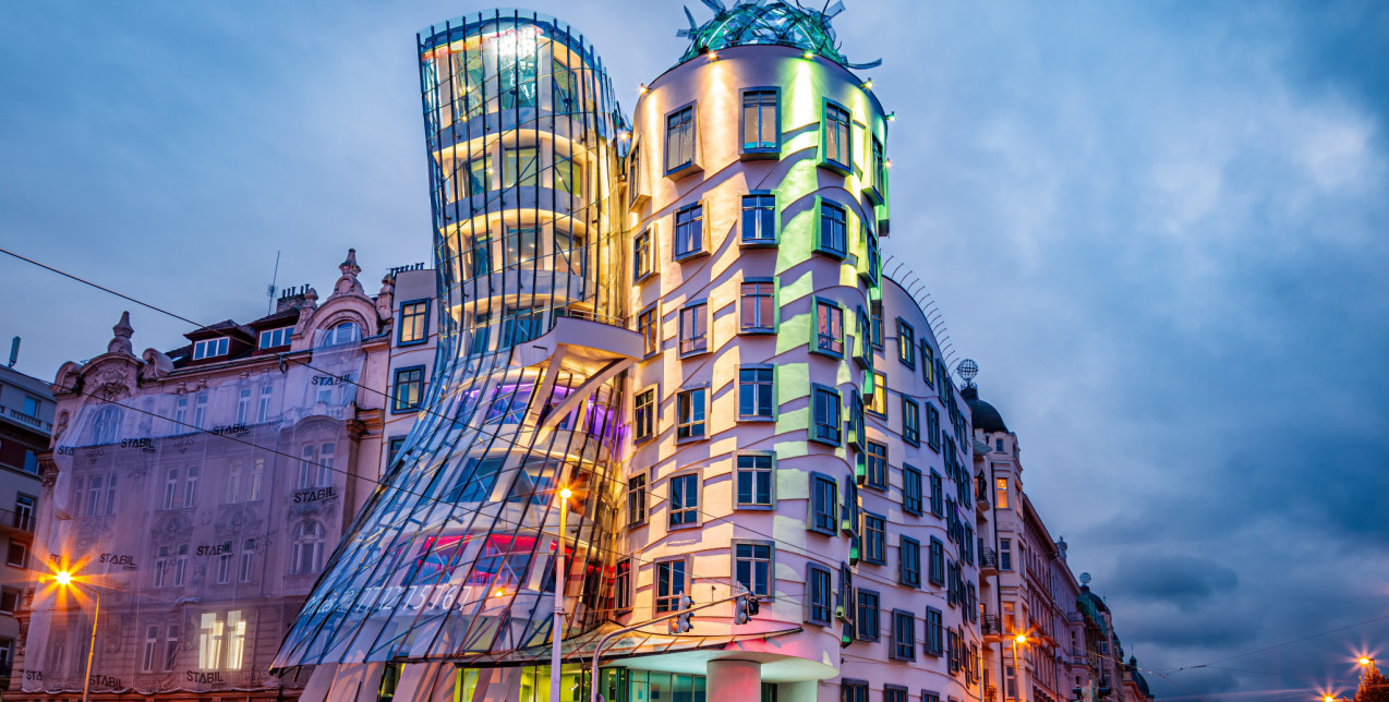 Μερικά από τα πιο εμβληματικά κτίρια που σχεδίασε ο θρυλικός αρχιτέκτονας Frank Gehry