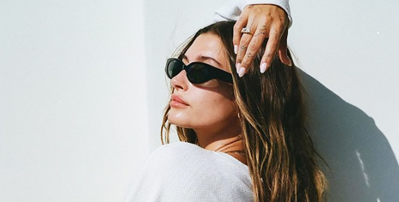 Έτσι θα ετοιμάσετε την τσάντα των last minute εξορμήσεών σας όπως οι αγαπημένες σας celebrities