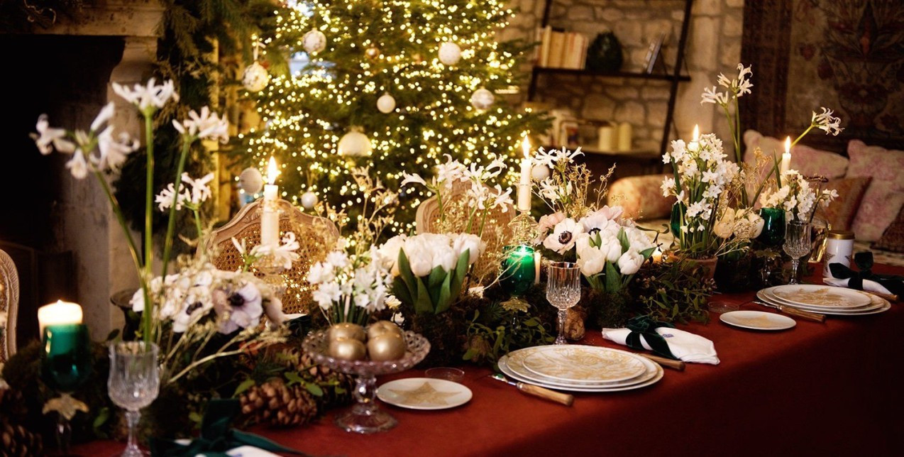 Τα βήματα που θα σας μετατρέψουν στους καλύτερους οικοδεσπότες στα εορταστικά τραπέζια