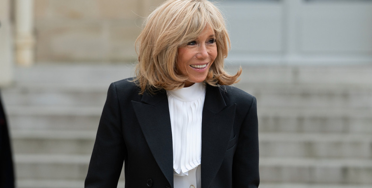Μήνυση κατέθεσαν 343 γυναίκες κατά της Brigitte Macron έπετα από τα υβριστικά της σχόλια