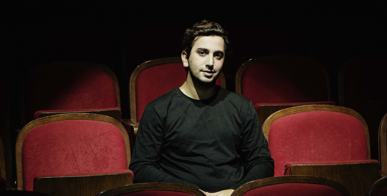 Ο Μάριο Μπανούσι βραβεύτηκε με Αργυρό Λέοντα στην Μπιενάλε Θεάτρου Βενετίας 2026