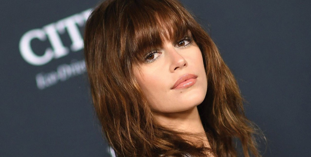 J-shape Cut: Ποιο είναι το κούρεμα για το οποίο όλοι μιλούν και θα σας χαρίσει τα περισσότερα κομπλιμέντα;