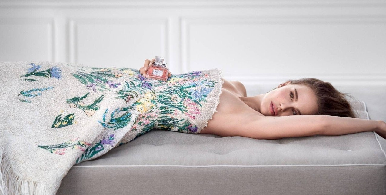 Τα 6 αρώματα που όλες οι Γαλλίδες θέλουν να έχουν φέτος στη συλλογή τους 