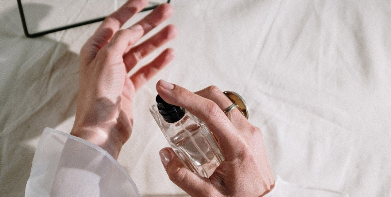 Κάθε perfume lover θα θέλει να έχει στη συλλογή του μία από αυτές τις 5 νότες που θα κυριαρχήσουν φέτος