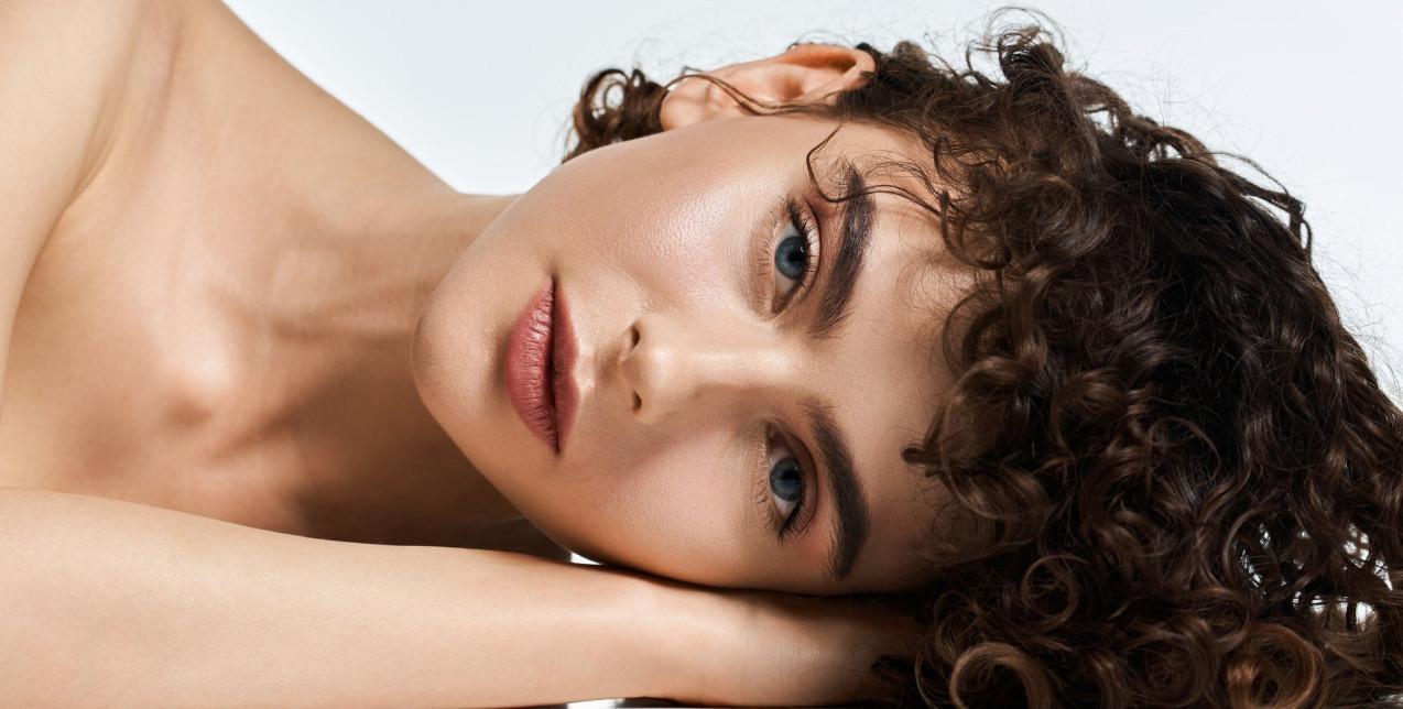 O μόνος σωστός τρόπος για να χρησιμοποιήσετε τα καλλυντικά σε μορφή stick στο μακιγιάζ σας