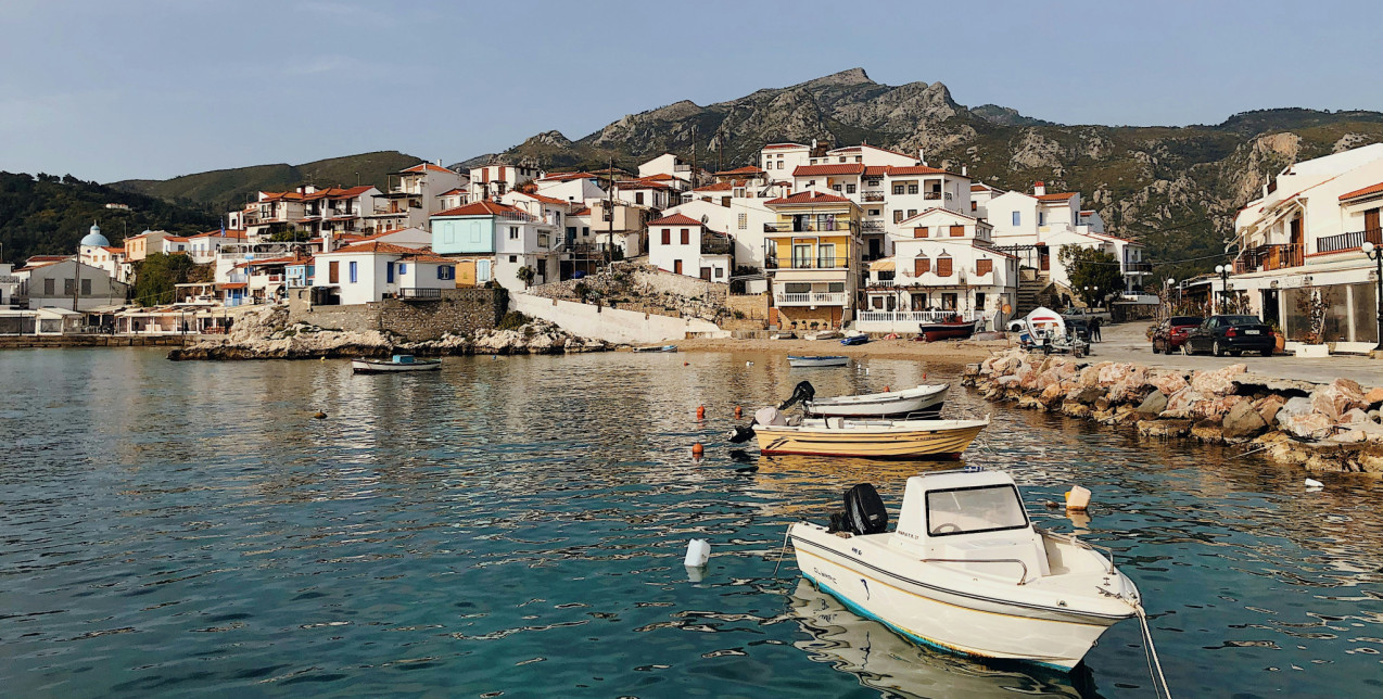 Αυτό το ελληνικό νησί αποτελεί τον απόλυτο επίγειο παράδεισο για τους Βρετανούς