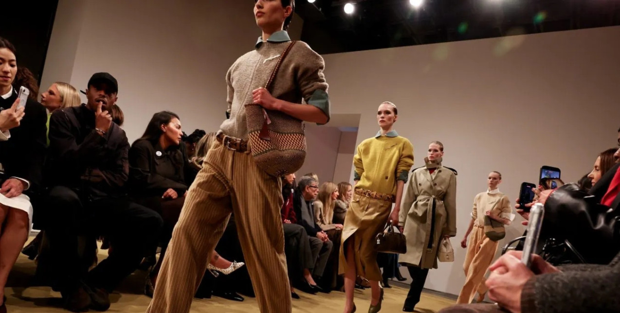 Όλες οι τάσεις της επόμενης σεζόν που ξεχώρισαν στην Εβδομάδα Μόδας της Νέας Υόρκης