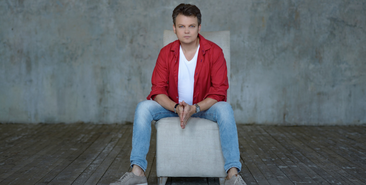 Λίγο πριν την αυριανή συναυλία του στη Θεσσαλονίκη, ο δημοφιλής Ουκρανός τενόρος Dmytro Popov μας μιλά για τη σημαντική μουσική διαδρομή του