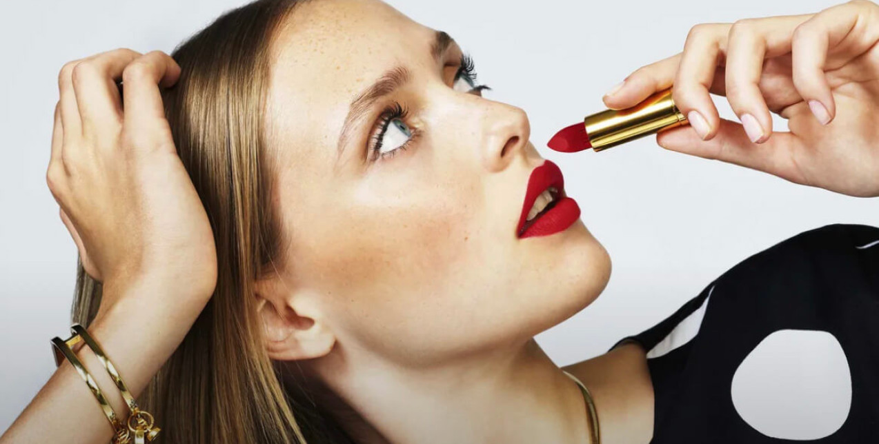 Tα editor-approved κόκκινα κραγιόν ιδανικά για την πιο ρομαντική ημέρα του χρόνου