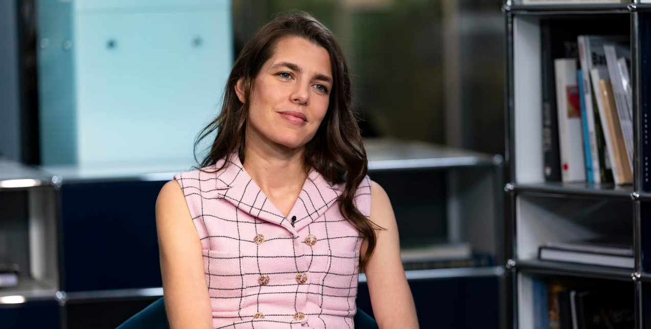 Η Charlotte Casiraghi κυκλοφορεί το πρώτο της βιβλίο και μας αποκαλύπτει τις ρωγμές της