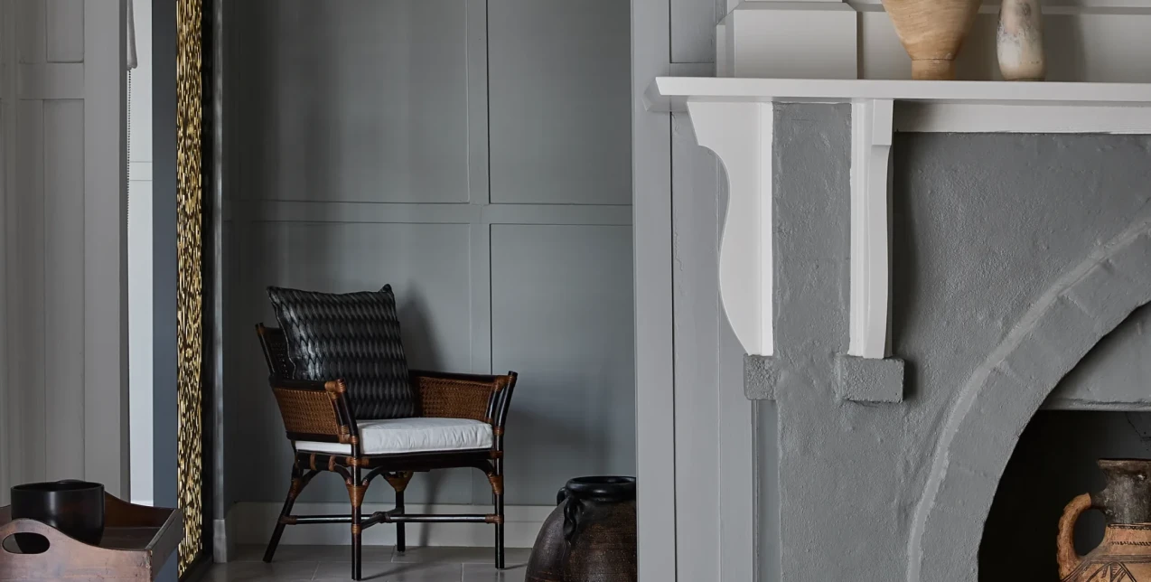 Το αγαπημένο χρώμα του Christian Dior ενέπνευσε την εσωτερική διακόσμηση σε αυτό το αυστραλιανό σπίτι