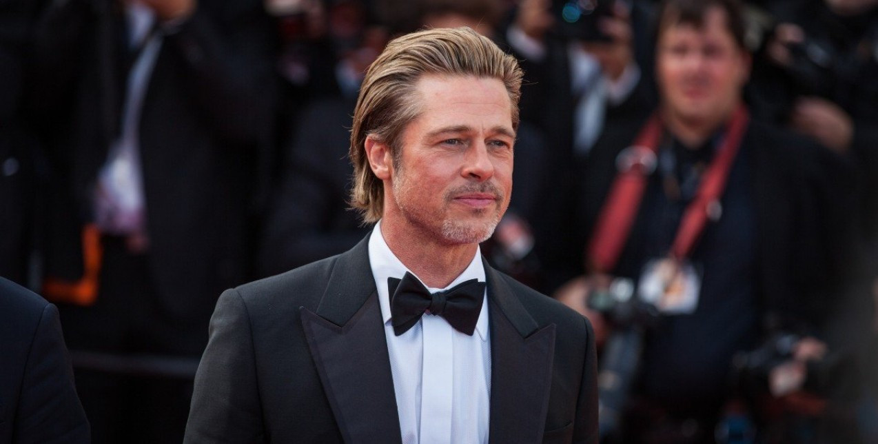 O Brad Pitt καταφθάνει στην Ύδρα και όλα τα βλέμματα στρέφονται επάνω του