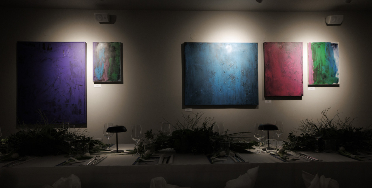 TABLE Nº Series: Το AOS παρουσιάζει τα curated dinner events, ενώνοντας τη μόδα και την τέχνη γύρω από ένα τραπέζι