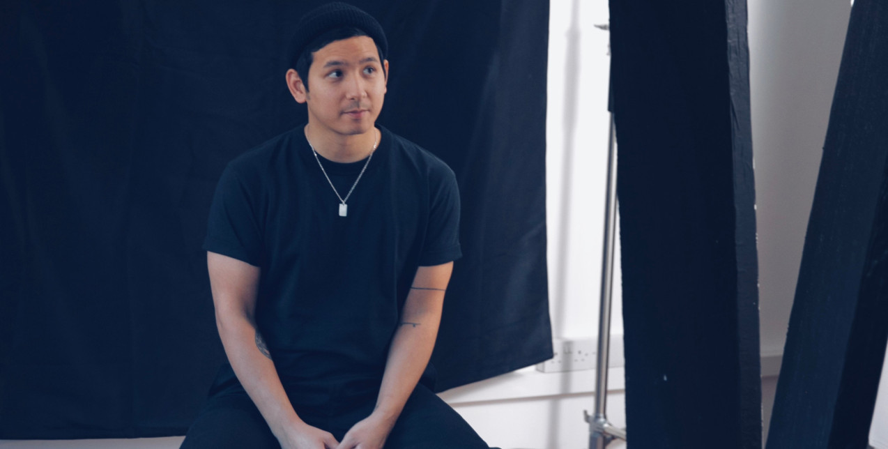 Face to Face με τον John Σκοτίδα: «Το skate μού θυμίζει ποιος είμαι, ενώ η κουζίνα με γειώνει και με εξελίσσει. Μαζί με κάνουν αυτό που είμαι σήμερα»