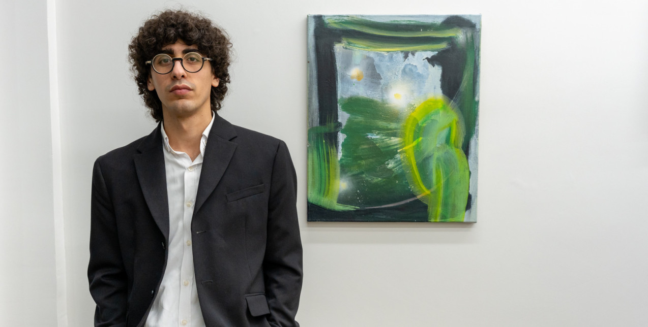 SKG Stories: Ο Ηλίας Τσιόφας βρίσκεται πίσω από τη νεοαφιχθείσα γκαλερί στην πιο artistic γειτονιά της Θεσσαλονίκης