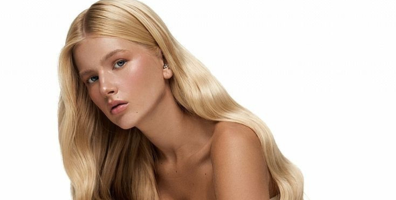 Η νοσταλγική και άκρως εντυπωσιακή απόχρωση στα χείλη που όλες θα θέλετε να προσθέσετε στο νεσεσέρ σας