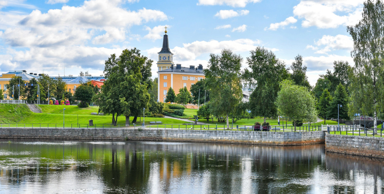 Ποιες είναι οι 10 πιο ευτυχισμένες χώρες στον κόσμο, σύμφωνα με το περιοδικό Forbes;